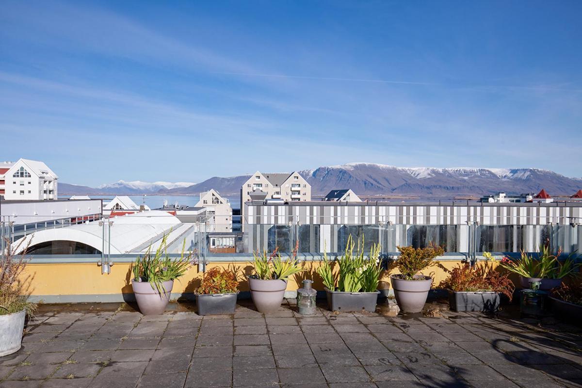 Penthouse Apartment With Panasonic Mountain View Рейкявик Екстериор снимка